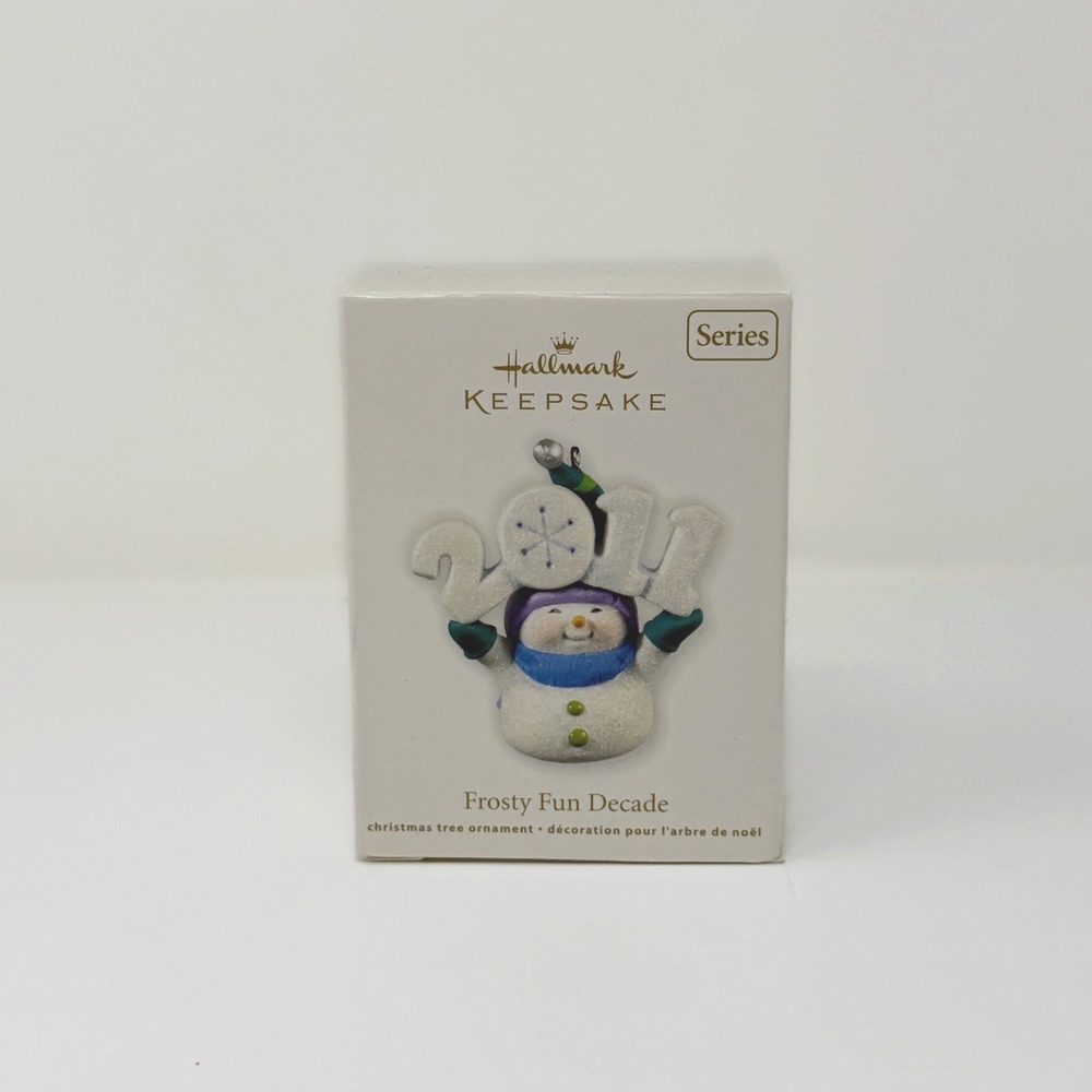 2011 Hallmark Frosty Fun Decade Ornament 2nd In Series Snowman QX8817 Box
